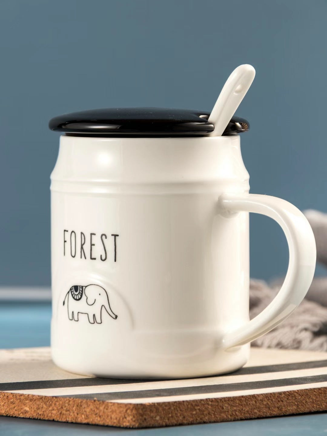 Simple personality animal cartoon breakfast cup with lid and spoon