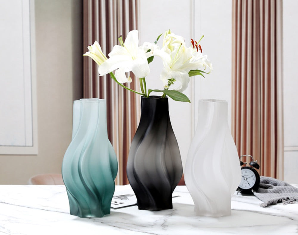 Modern high-end luxury large floor-standing glass vase