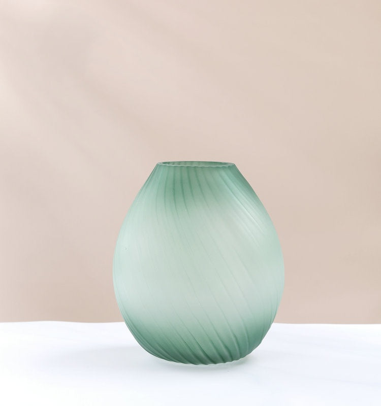 High-end glass vase
