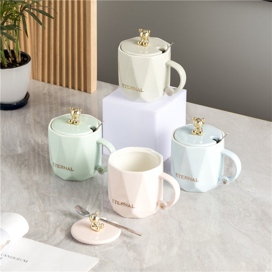 Light luxury three-dimensional bear mug