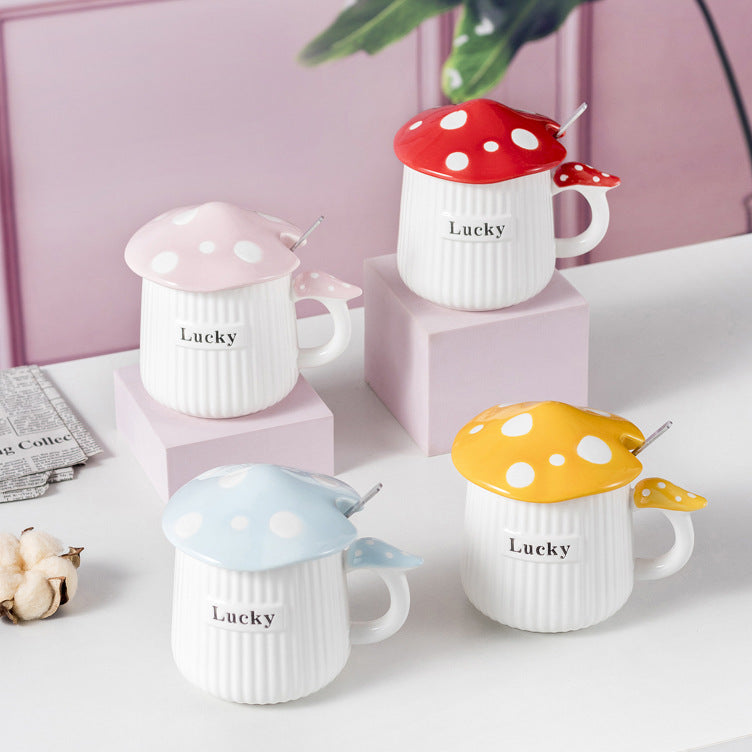 Hand-painted mushroom ceramic cup         Cup+lid+spoon