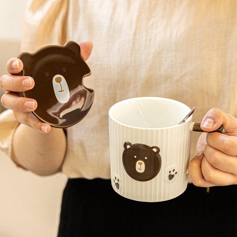 Creative Personalized Embossed Bear Ceramic Mug with Cover and Spoon